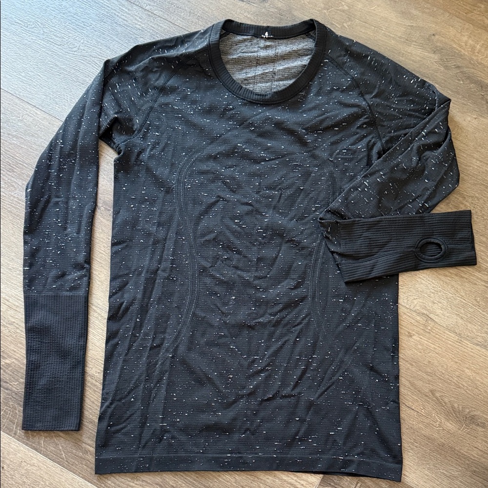 Lululemon swiftly tech long sleeve (older style)